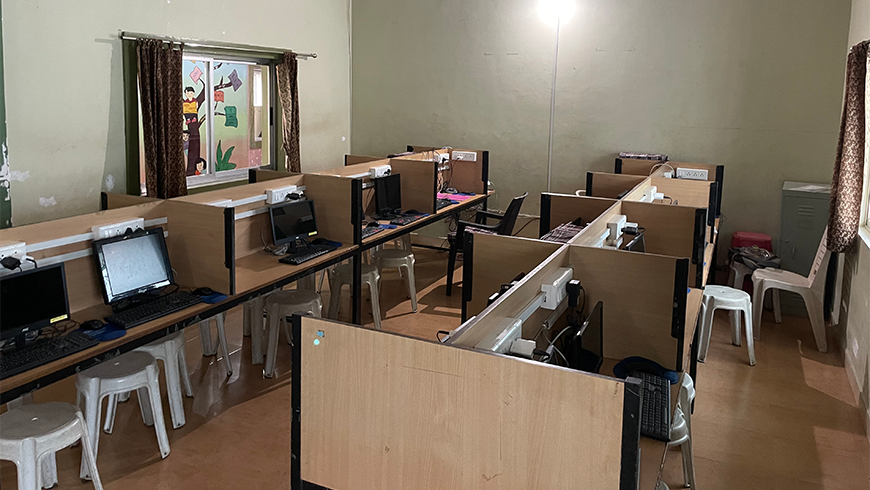 Computer-Lab-English-Medium (1)